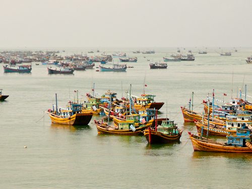 fishing-boats-mui-ne-vietnam-3-9385953