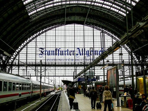 frankfurt-rail-station-9979158
