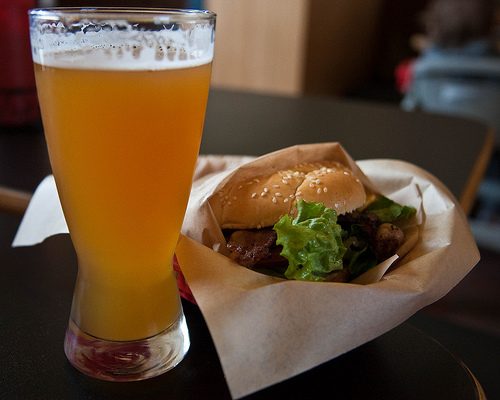 beer-and-burger-naturally-7668221