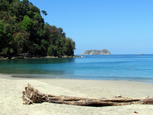 costa-rica-beach-3199784