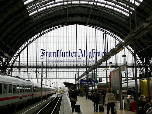 frankfurt-rail-station-2124555